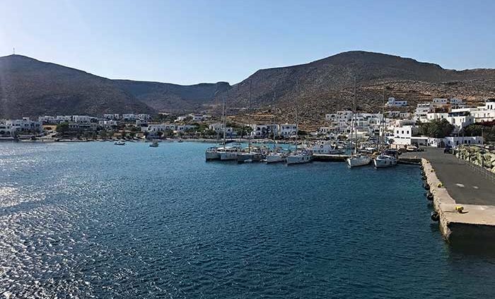 Vacanze Grecia 2018, la Grecia vista dal mare porto di folegandros cicladi 